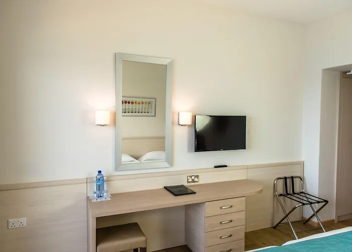 Cynthiana Hotel Kissonerga